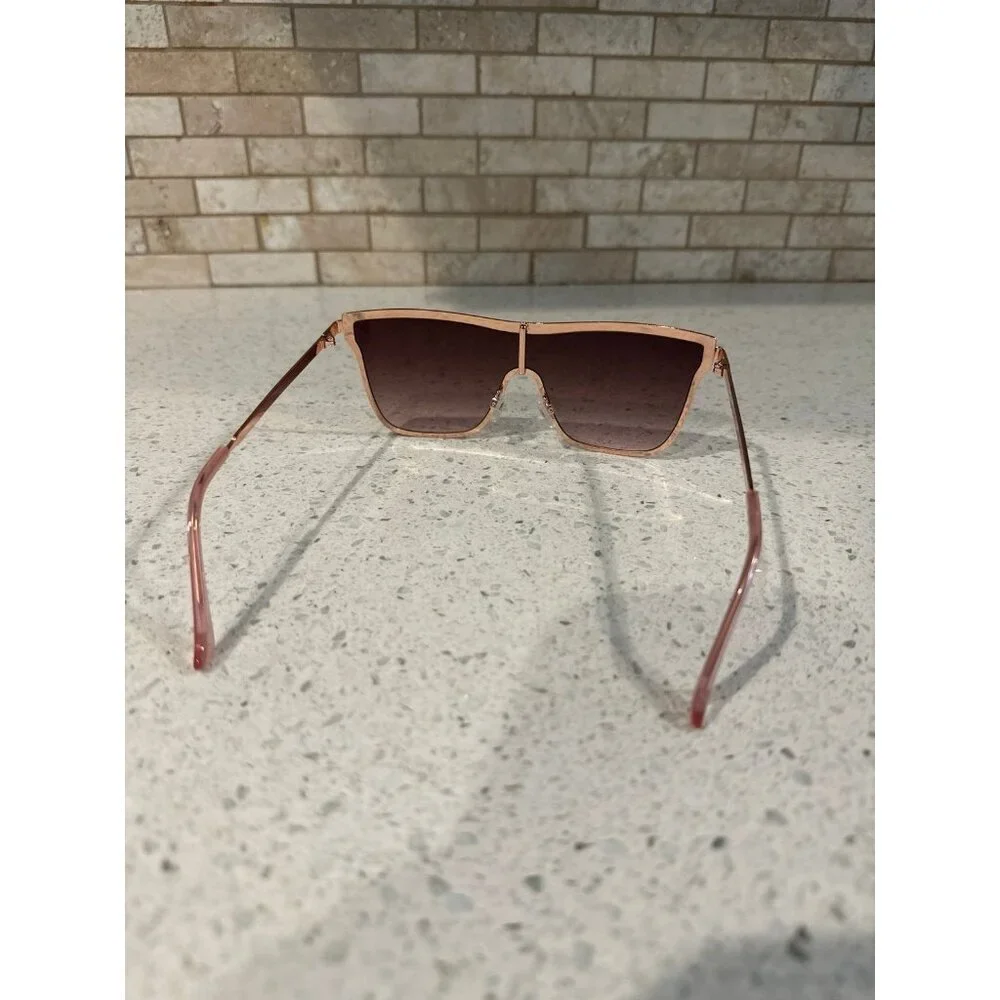 Jessica Simpson Chic Metal Square Shield Sunglasses‎ in Rose Gold & Rose